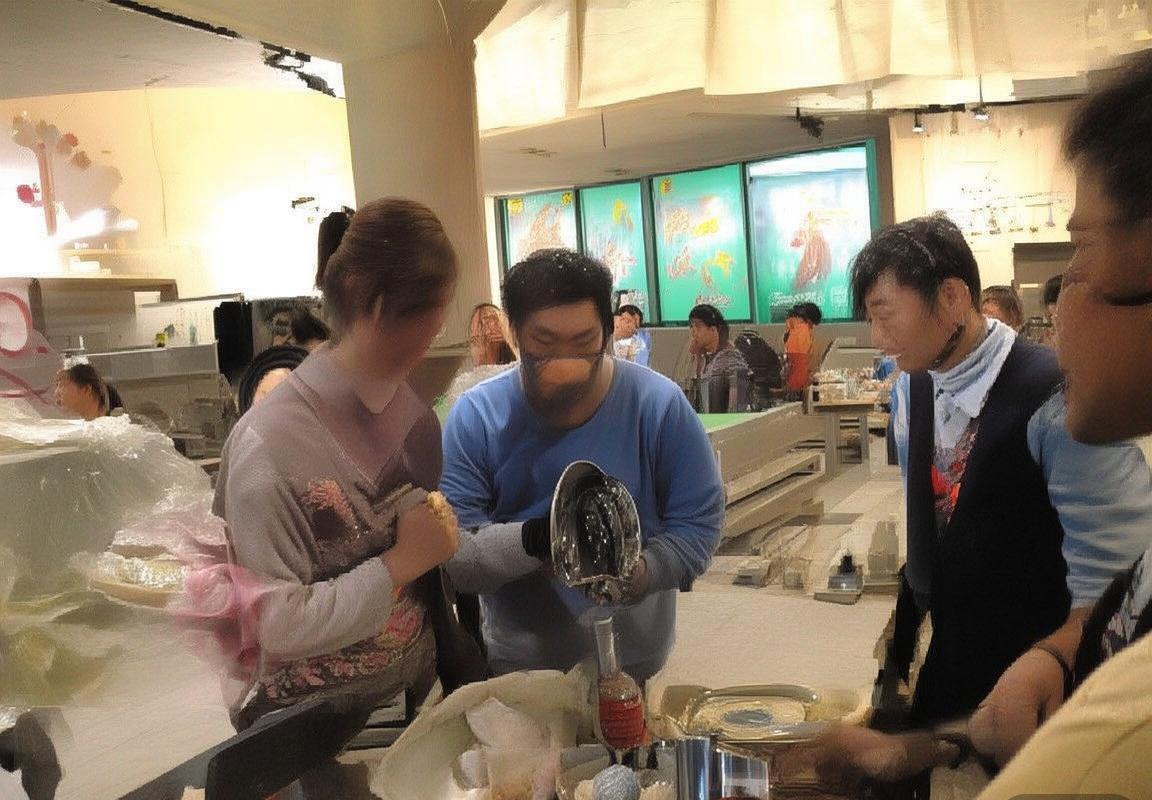 钢巴vs横滨水手：精彩对决回顾与战术分析(图2)